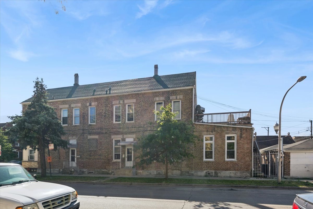 3700 S Honore Street Property Photo 2