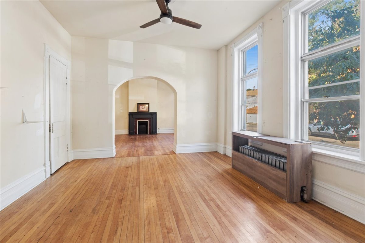 3700 S Honore Street Property Photo 6
