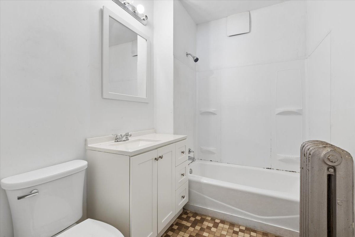 3700 S Honore Street Property Photo 8
