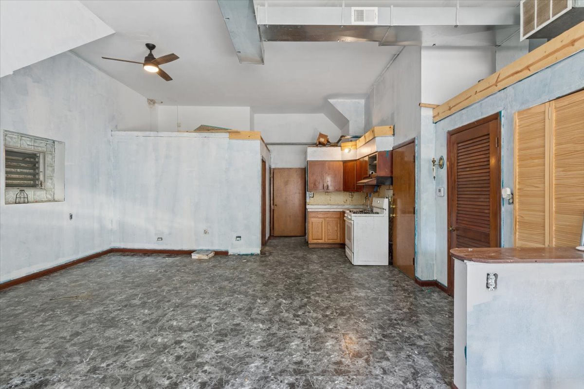 3700 S Honore Street Property Photo 10