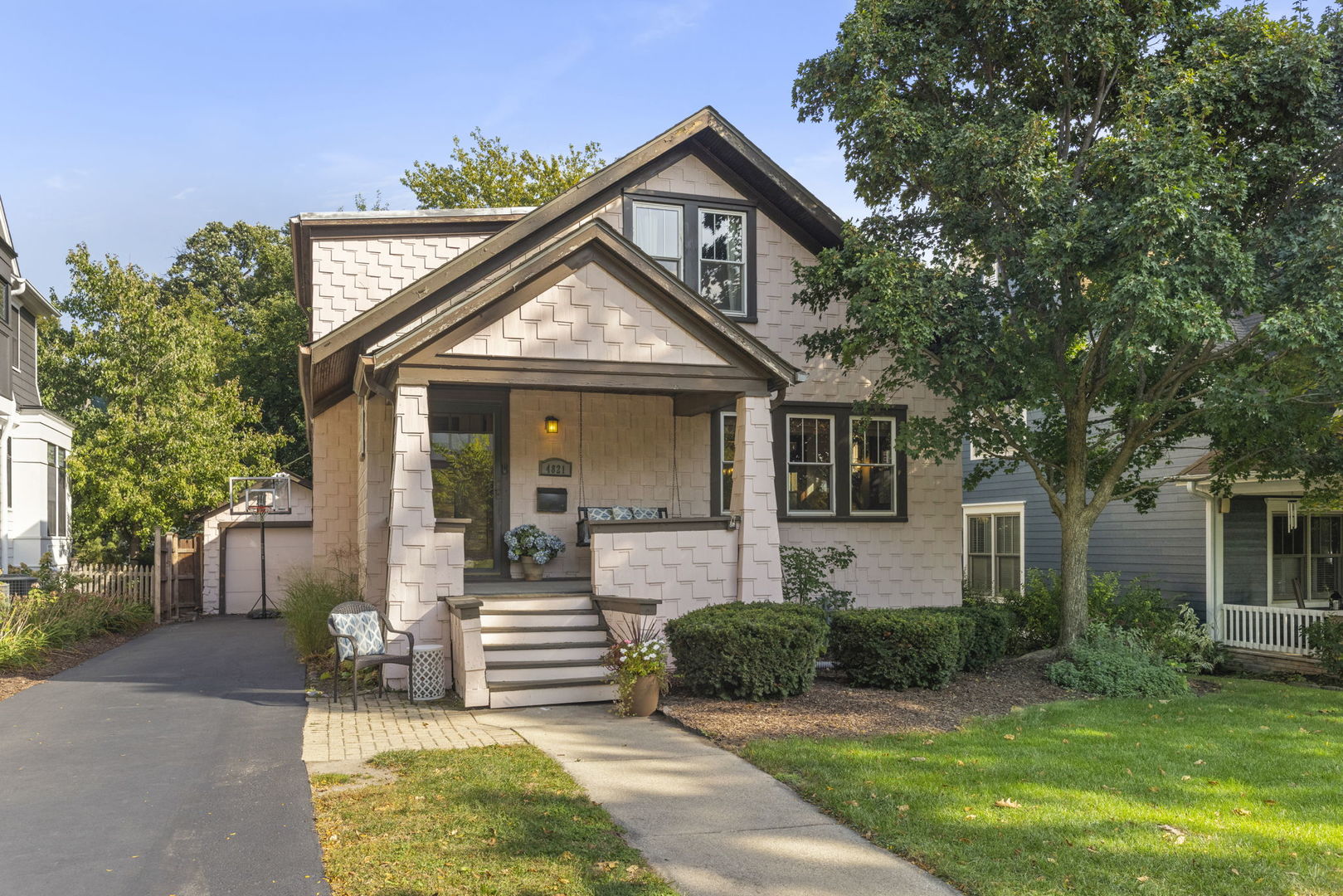 4821 Saratoga Avenue Property Photo 1