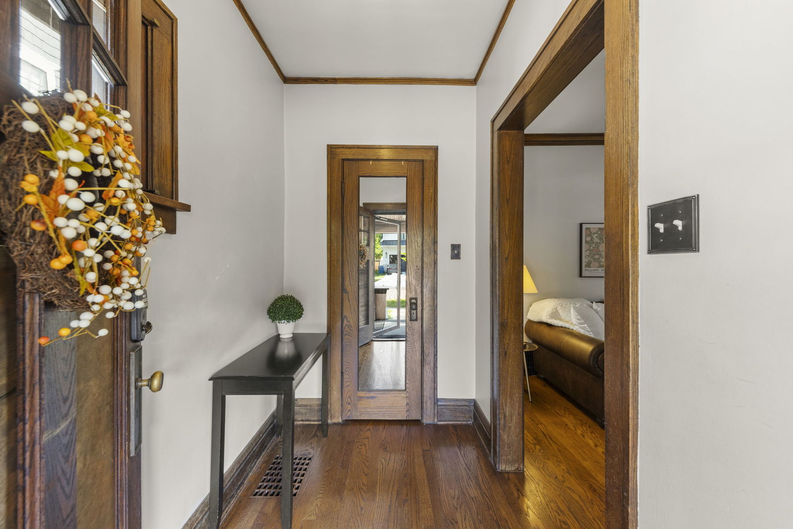4821 Saratoga Avenue Property Photo 2