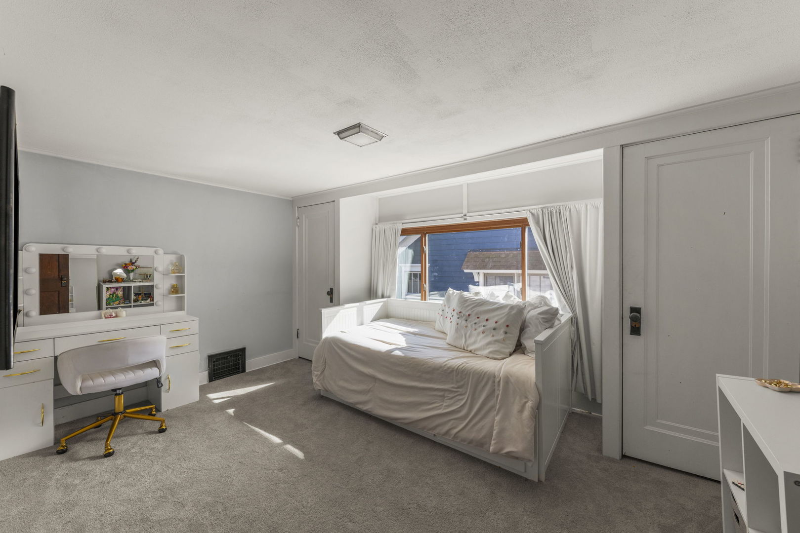 4821 Saratoga Avenue Property Photo 15
