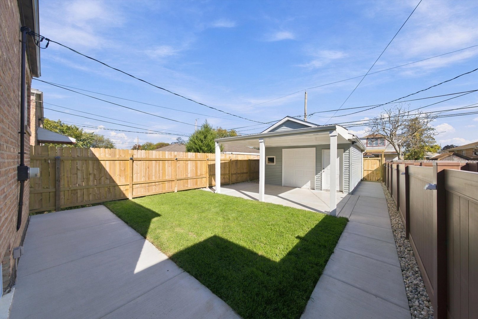 5711 S Mayfield Avenue Property Photo 2