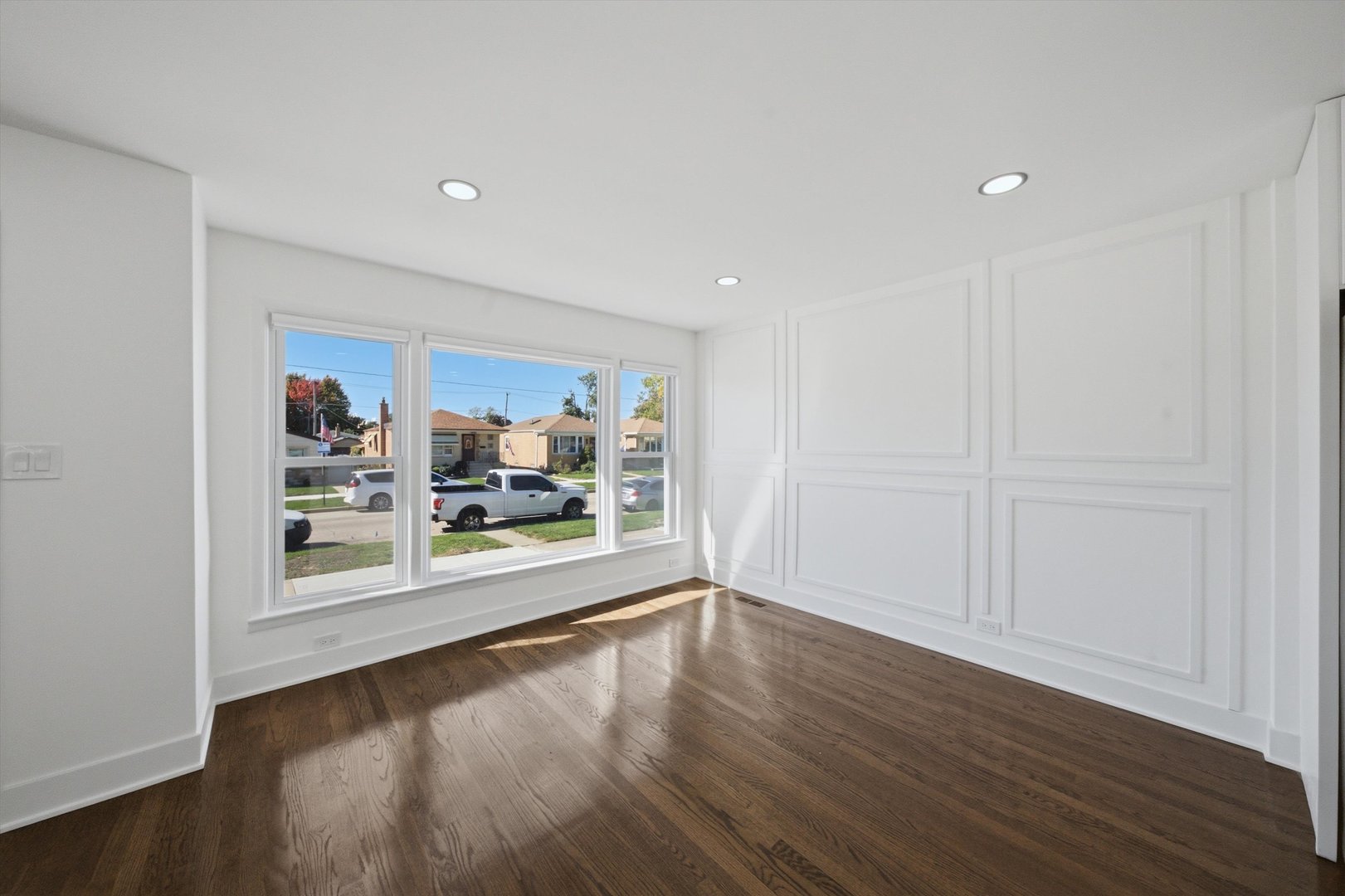 5711 S Mayfield Avenue Property Photo 8