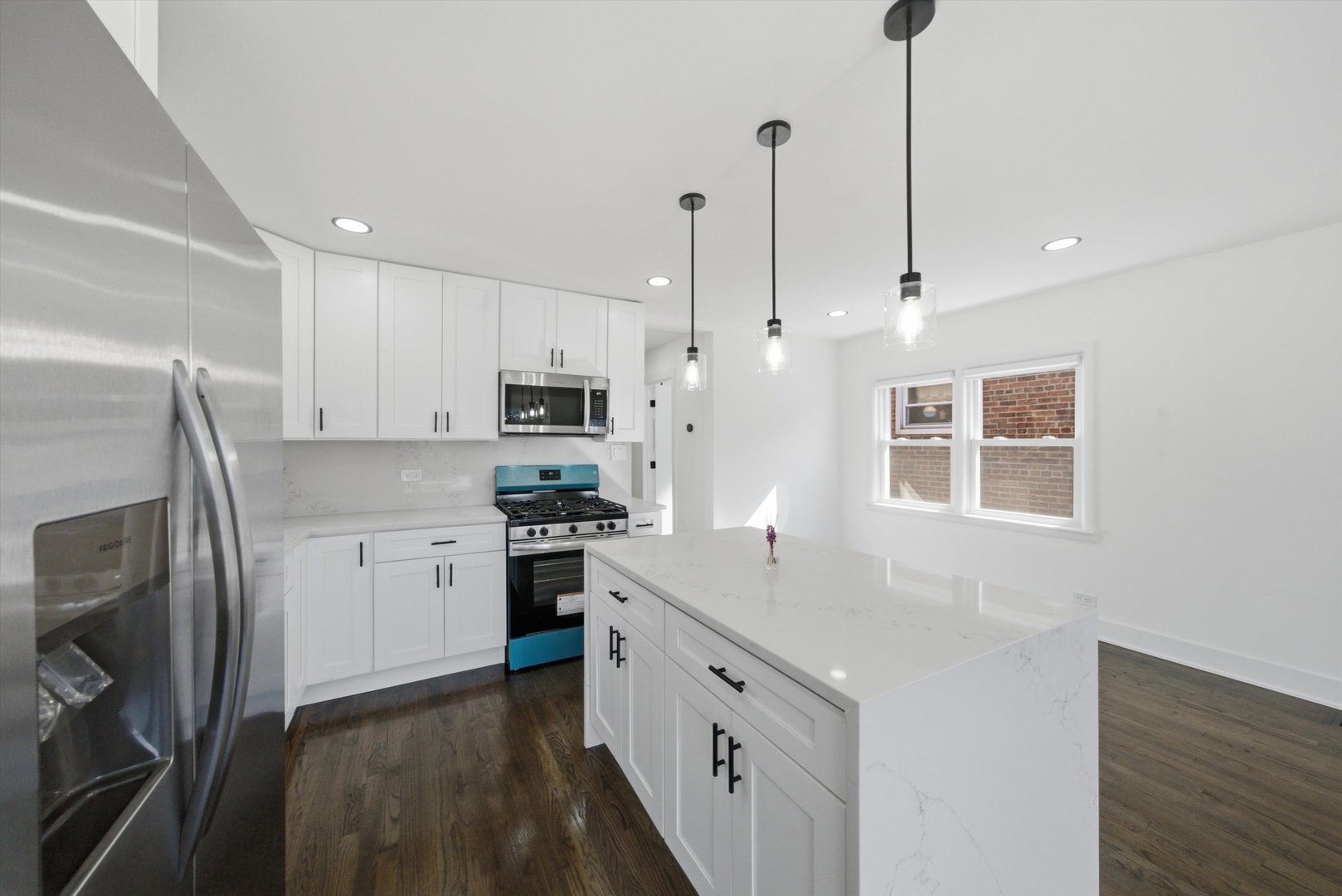 5711 S Mayfield Avenue Property Photo 15
