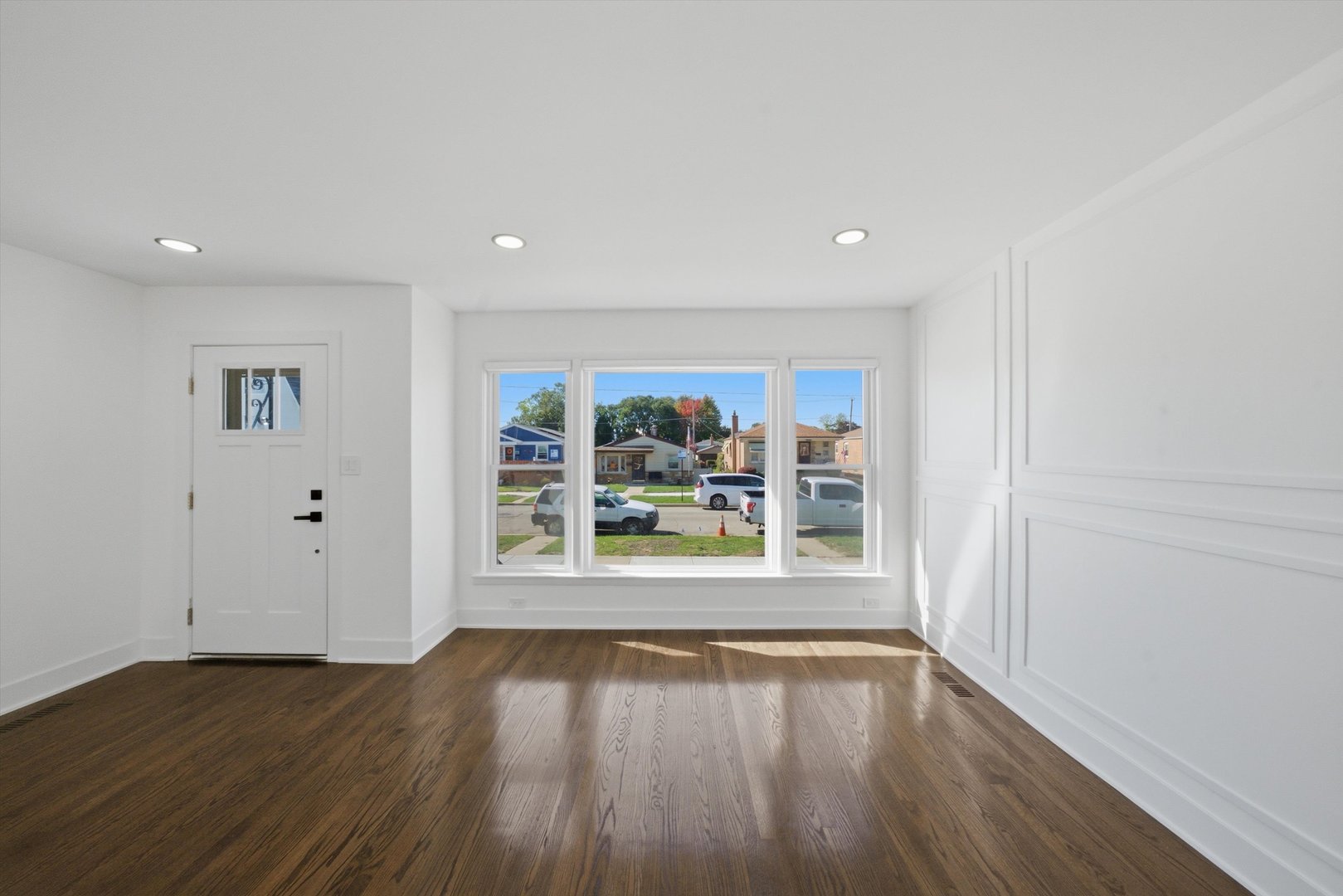5711 S Mayfield Avenue Property Photo 16
