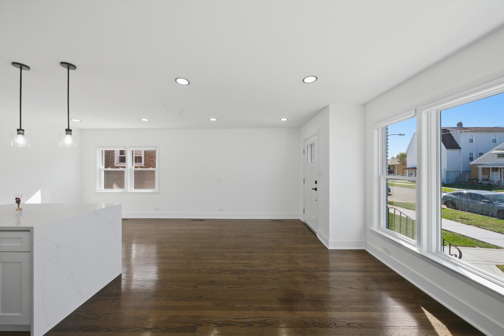 5711 S Mayfield Avenue Property Photo 17