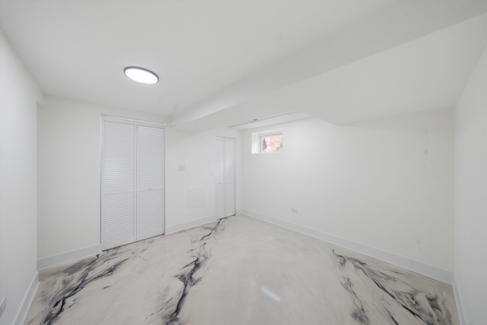 5711 S Mayfield Avenue Property Photo 26