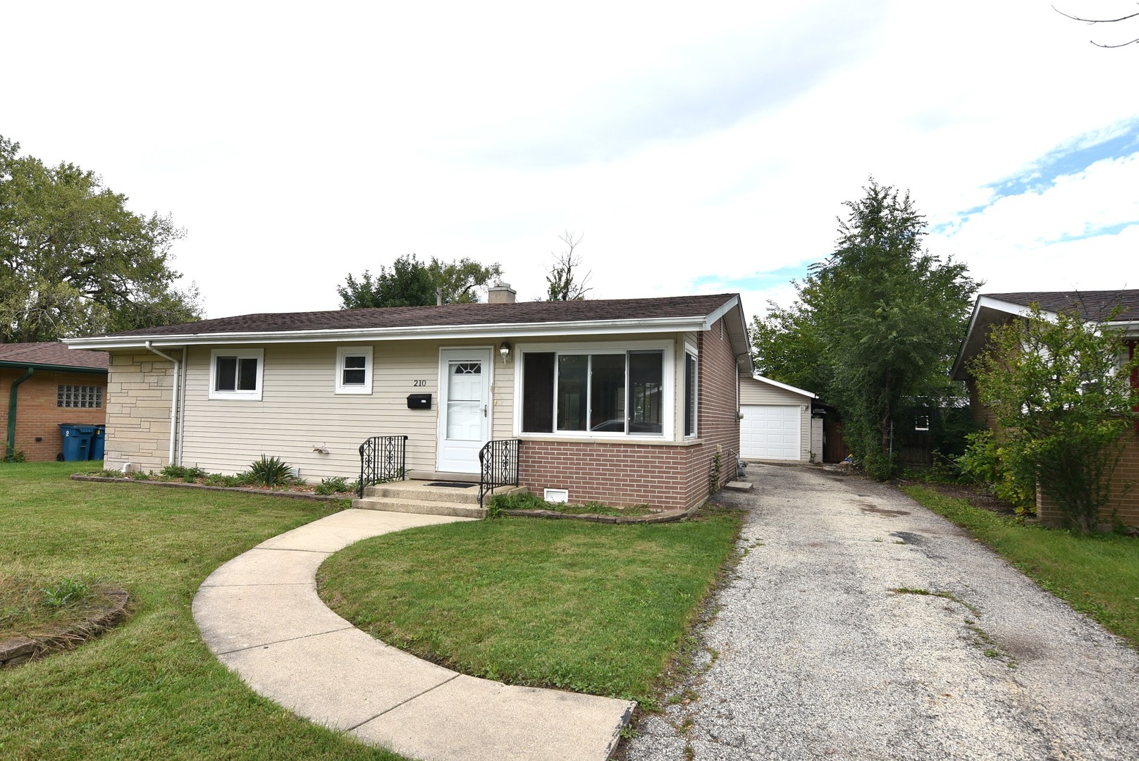 210 E Myrick Avenue Property Photo 1
