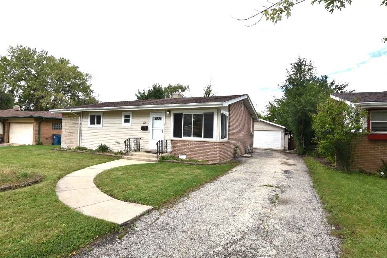 210 E Myrick Avenue Property Photo 2