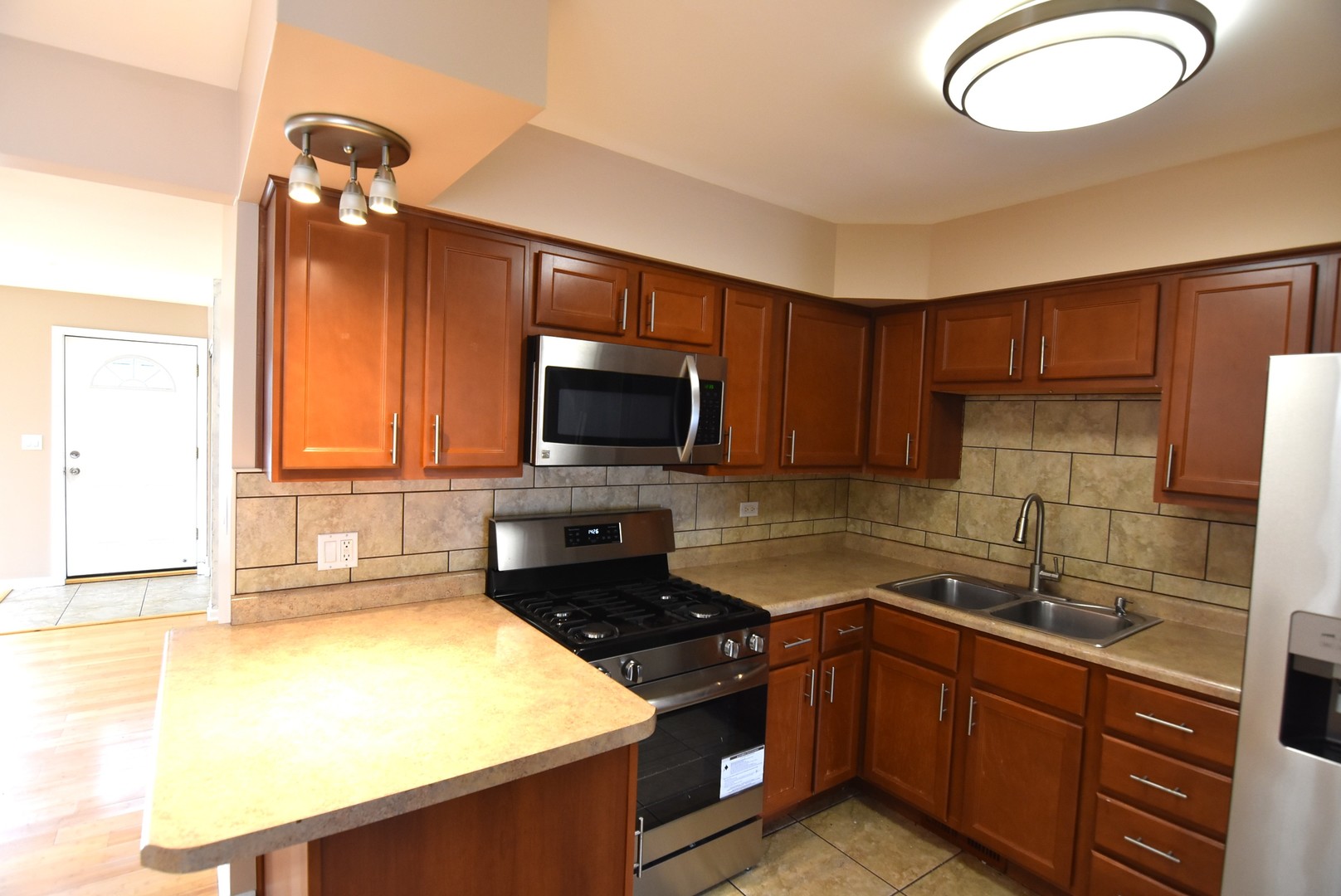210 E Myrick Avenue Property Photo 4