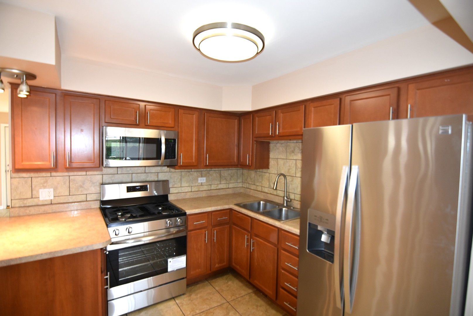 210 E Myrick Avenue Property Photo 5
