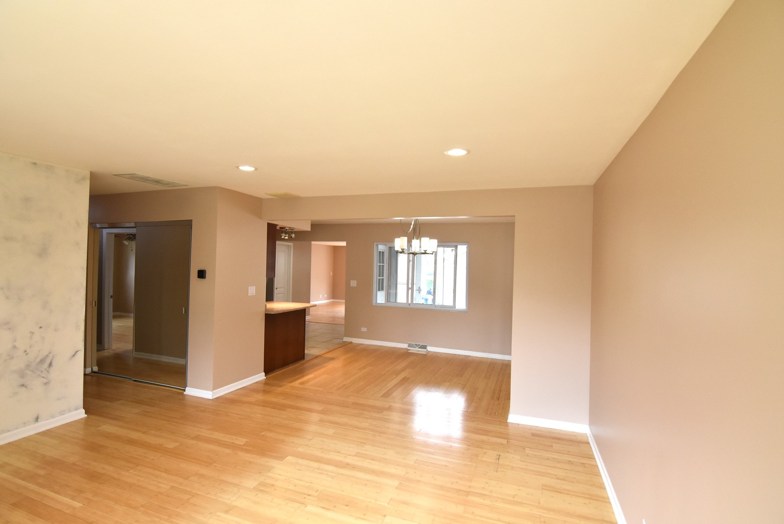 210 E Myrick Avenue Property Photo 10