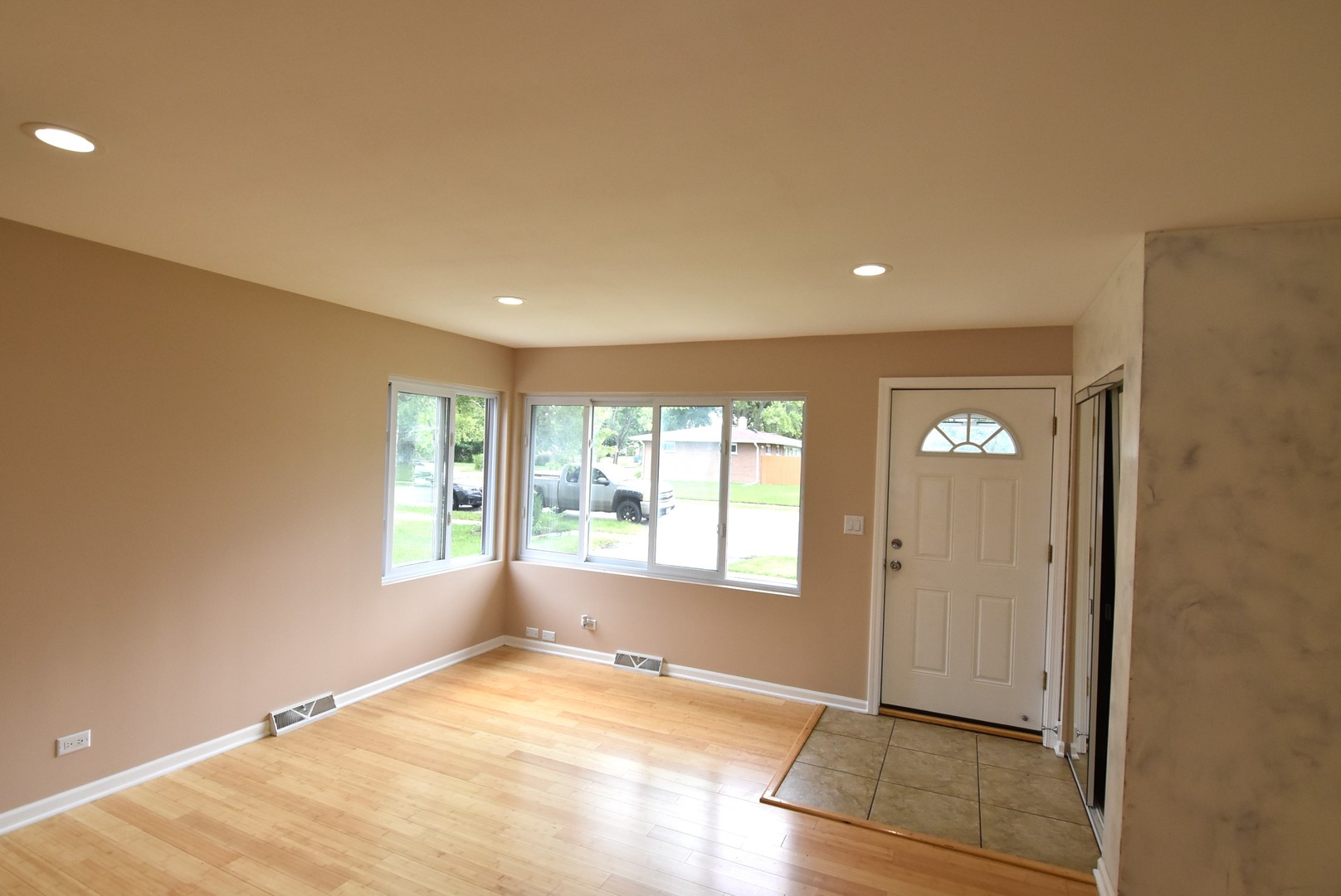 210 E Myrick Avenue Property Photo 11