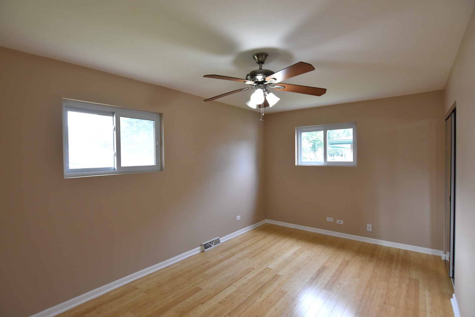 210 E Myrick Avenue Property Photo 13