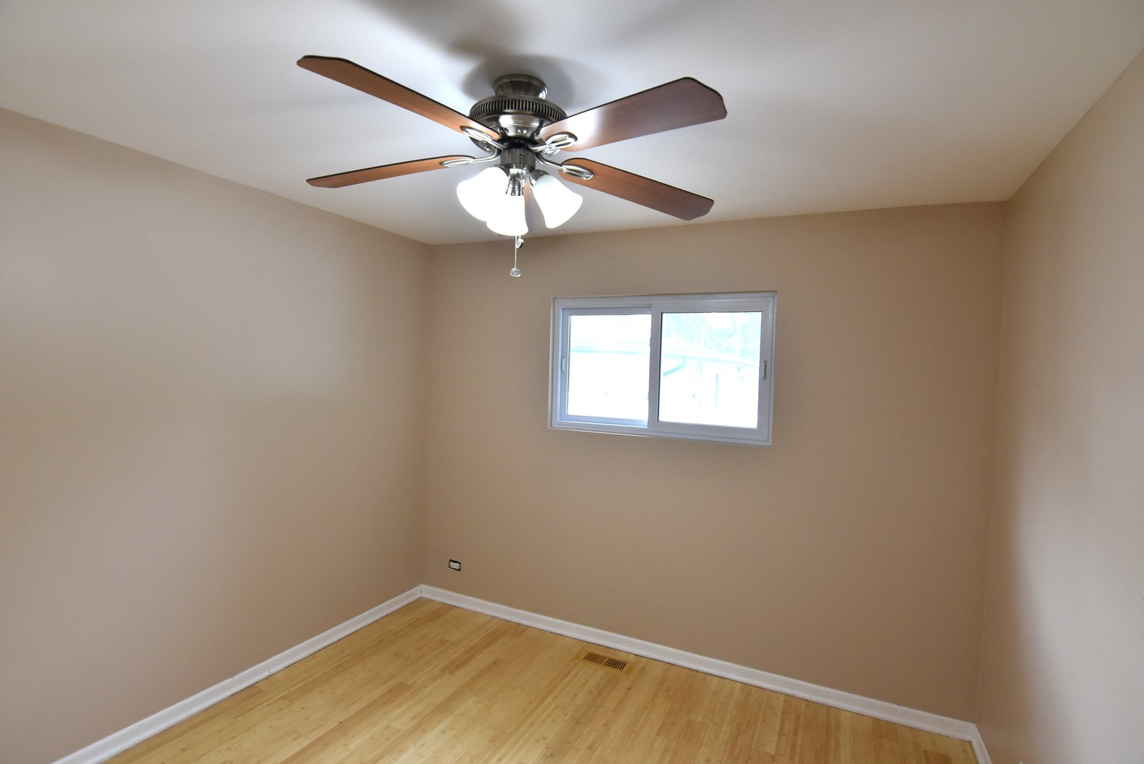 210 E Myrick Avenue Property Photo 18