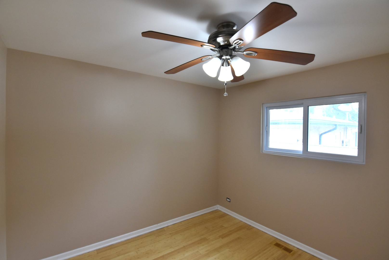 210 E Myrick Avenue Property Photo 19