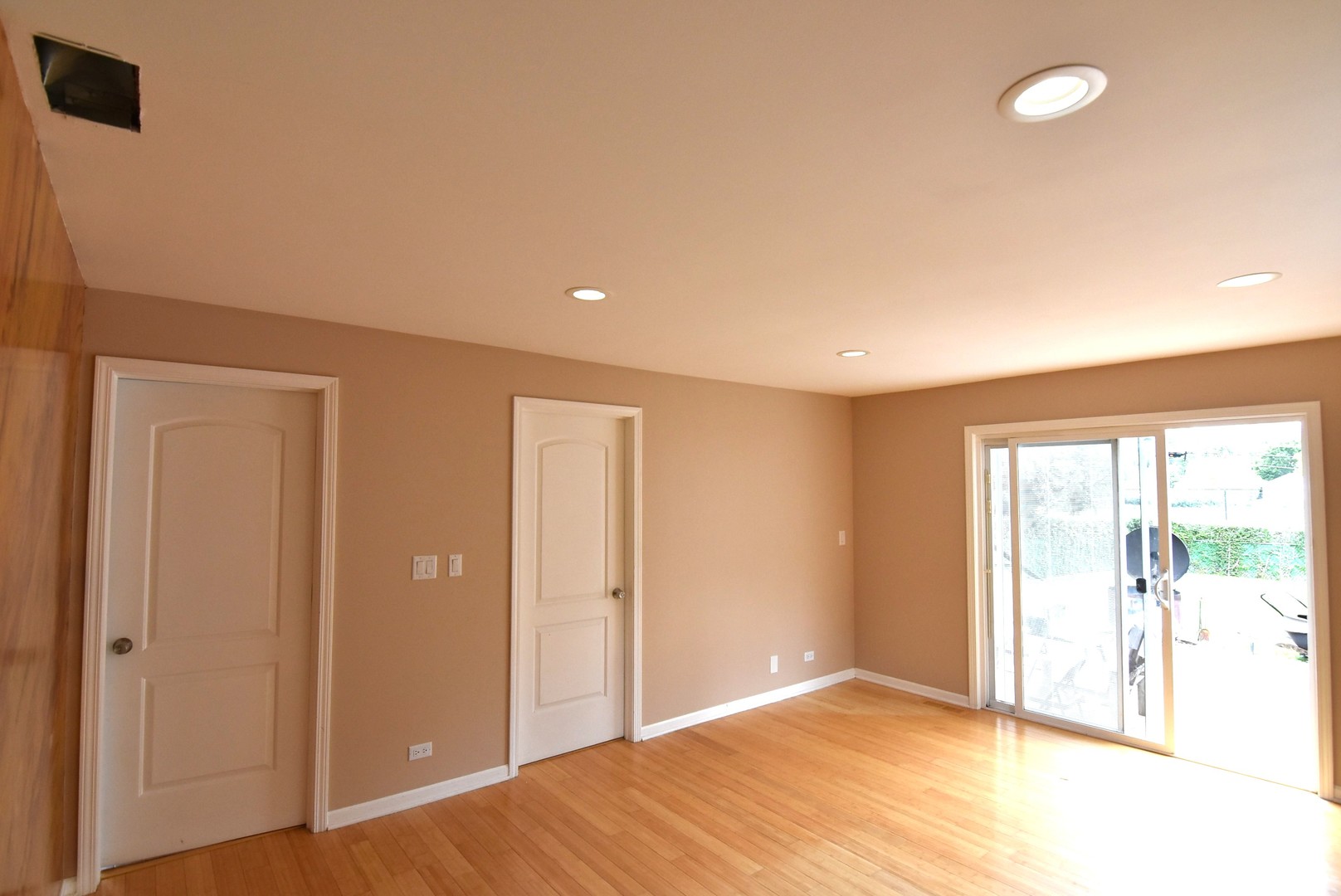 210 E Myrick Avenue Property Photo 27