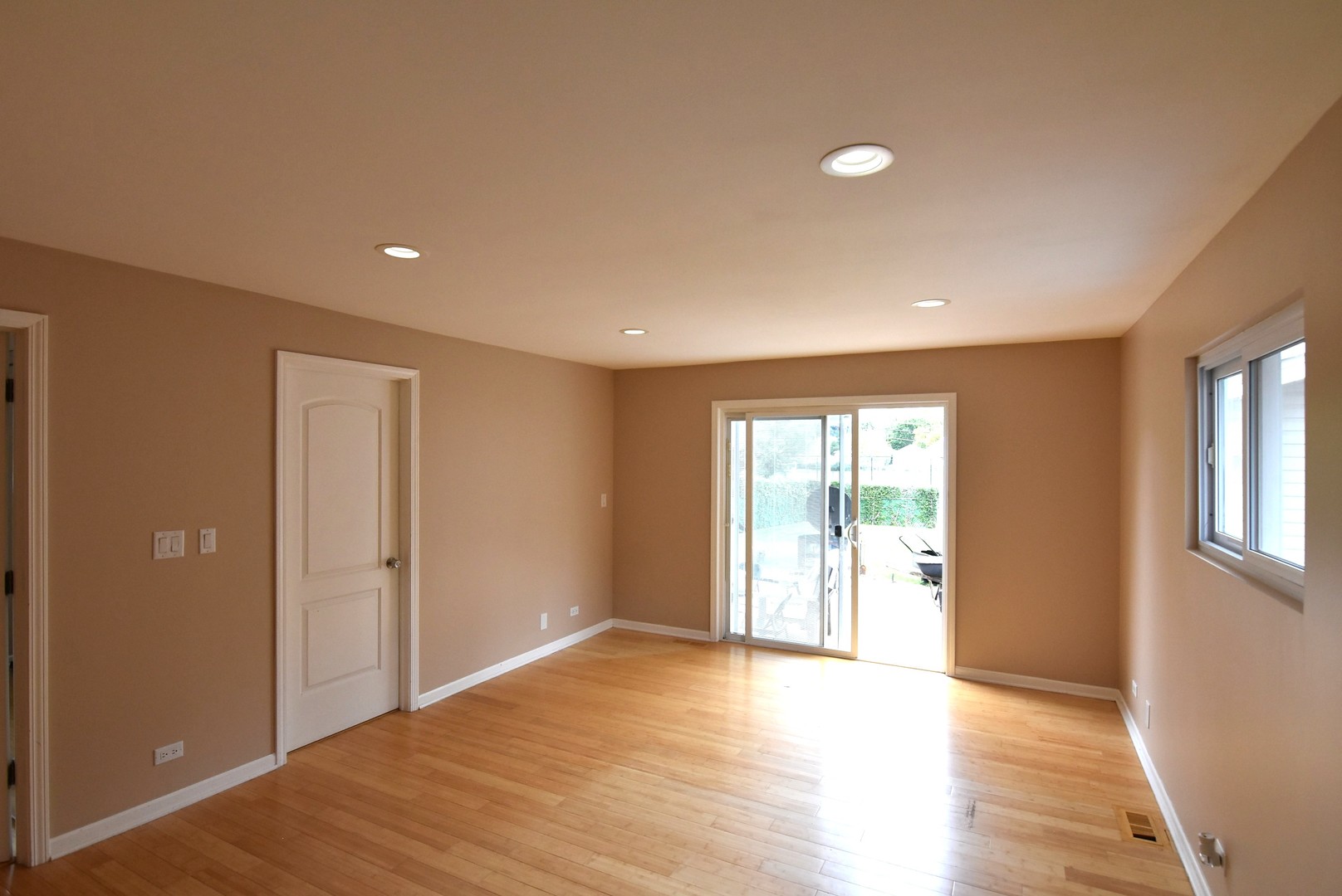 210 E Myrick Avenue Property Photo 28