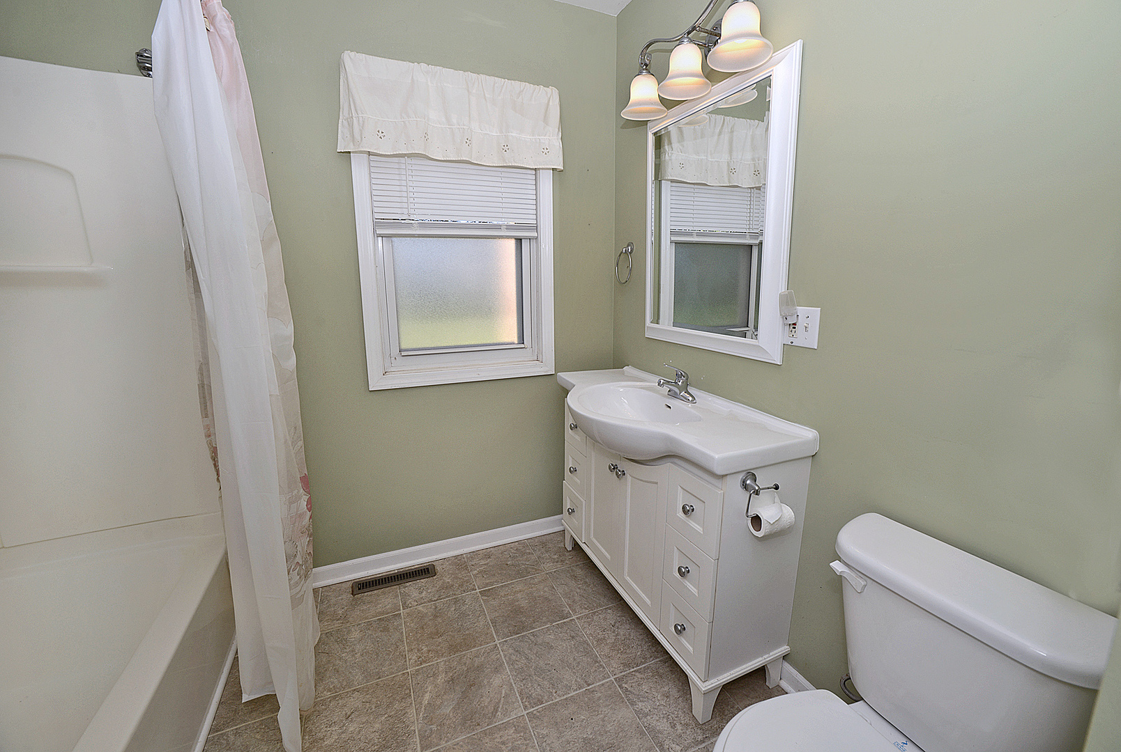 735 Sherwood Avenue Property Photo 6