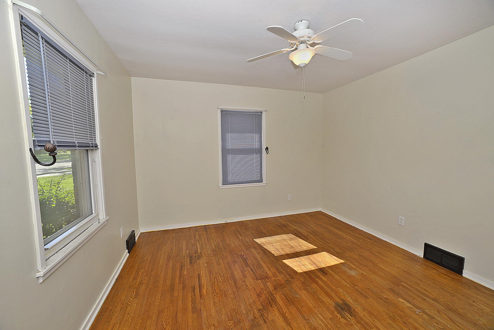 735 Sherwood Avenue Property Photo 7