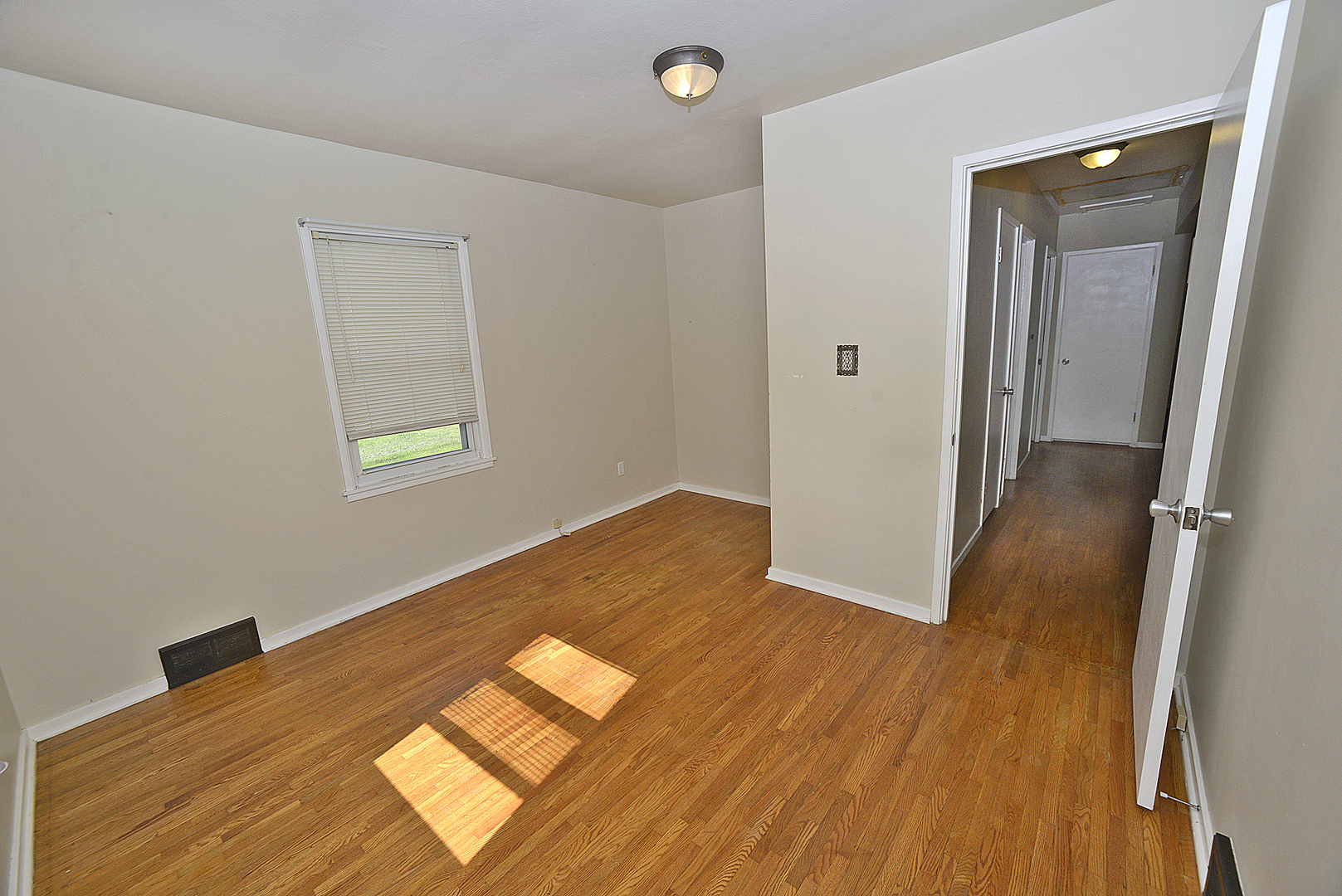 735 Sherwood Avenue Property Photo 8