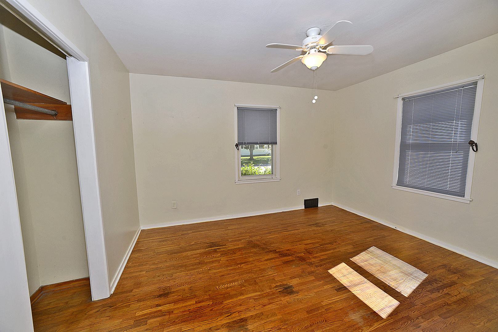 735 Sherwood Avenue Property Photo 9