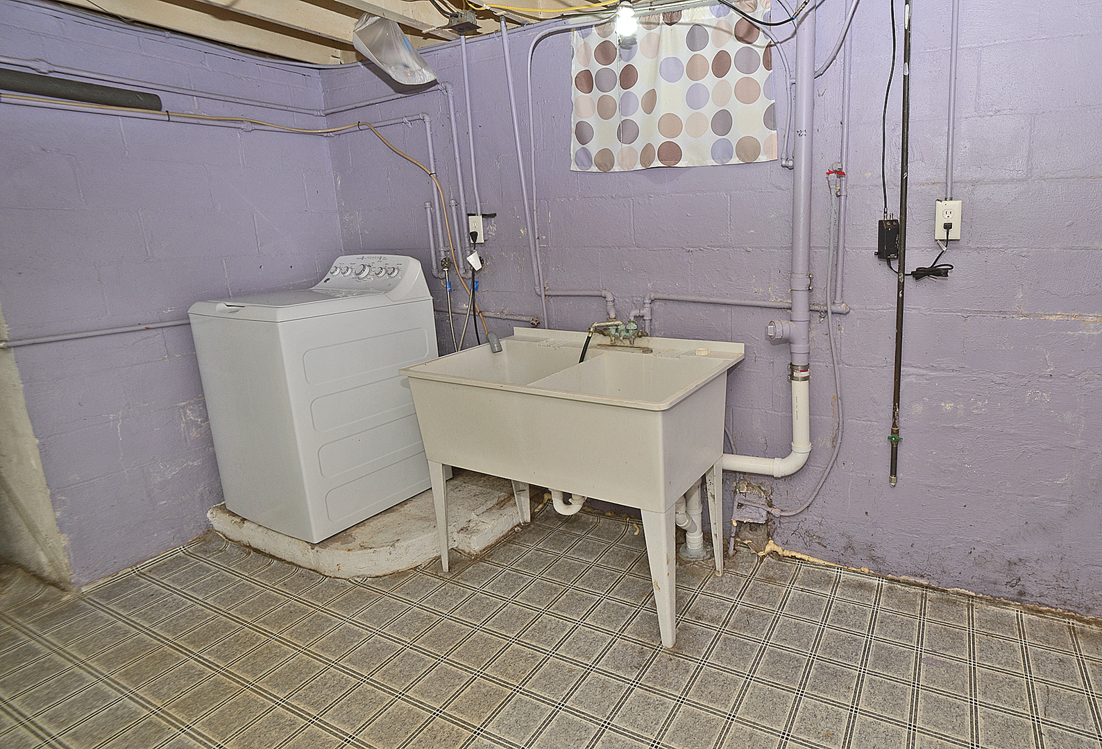 735 Sherwood Avenue Property Photo 18