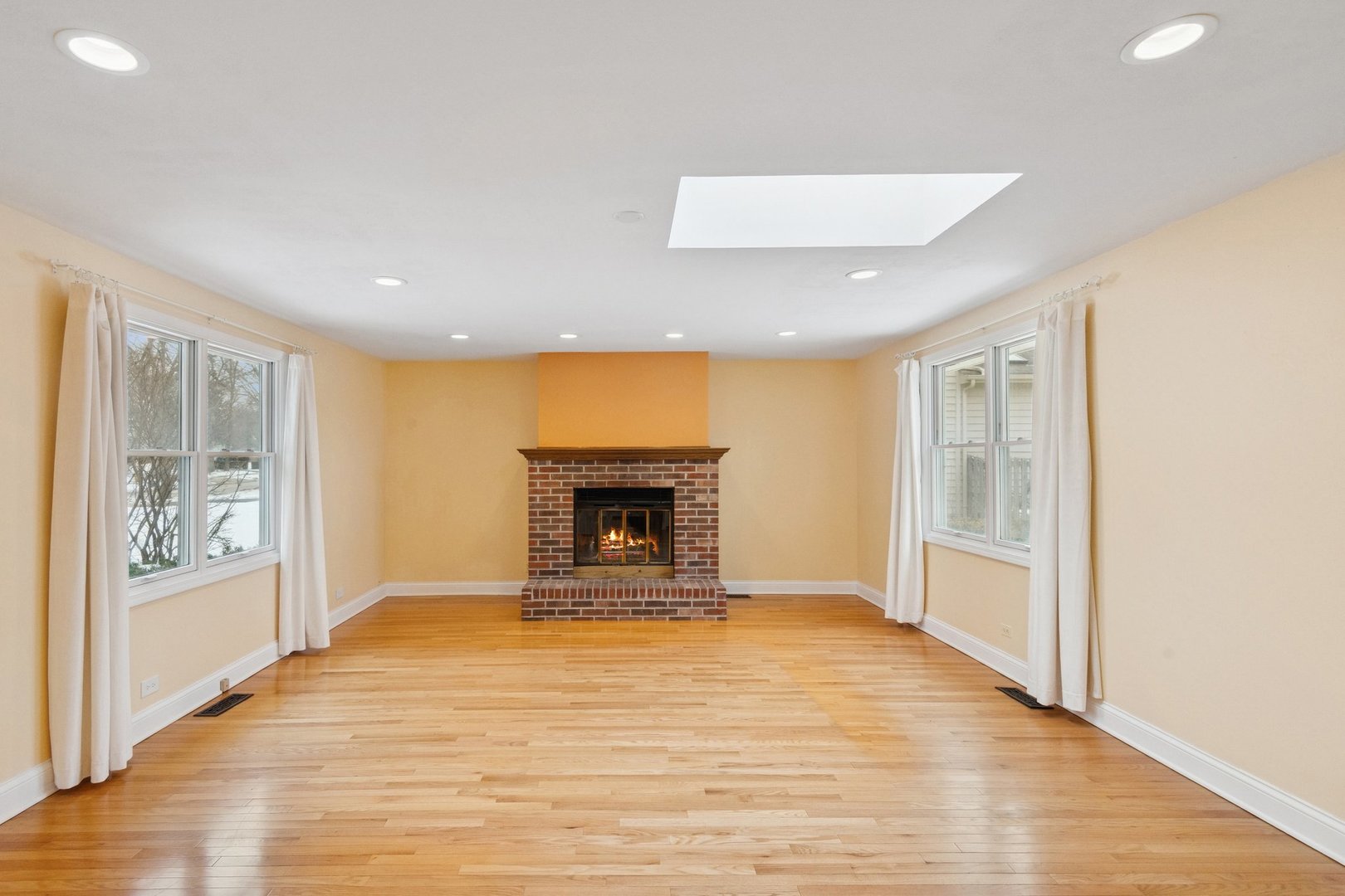 5523 S Garfield Street Property Photo 4