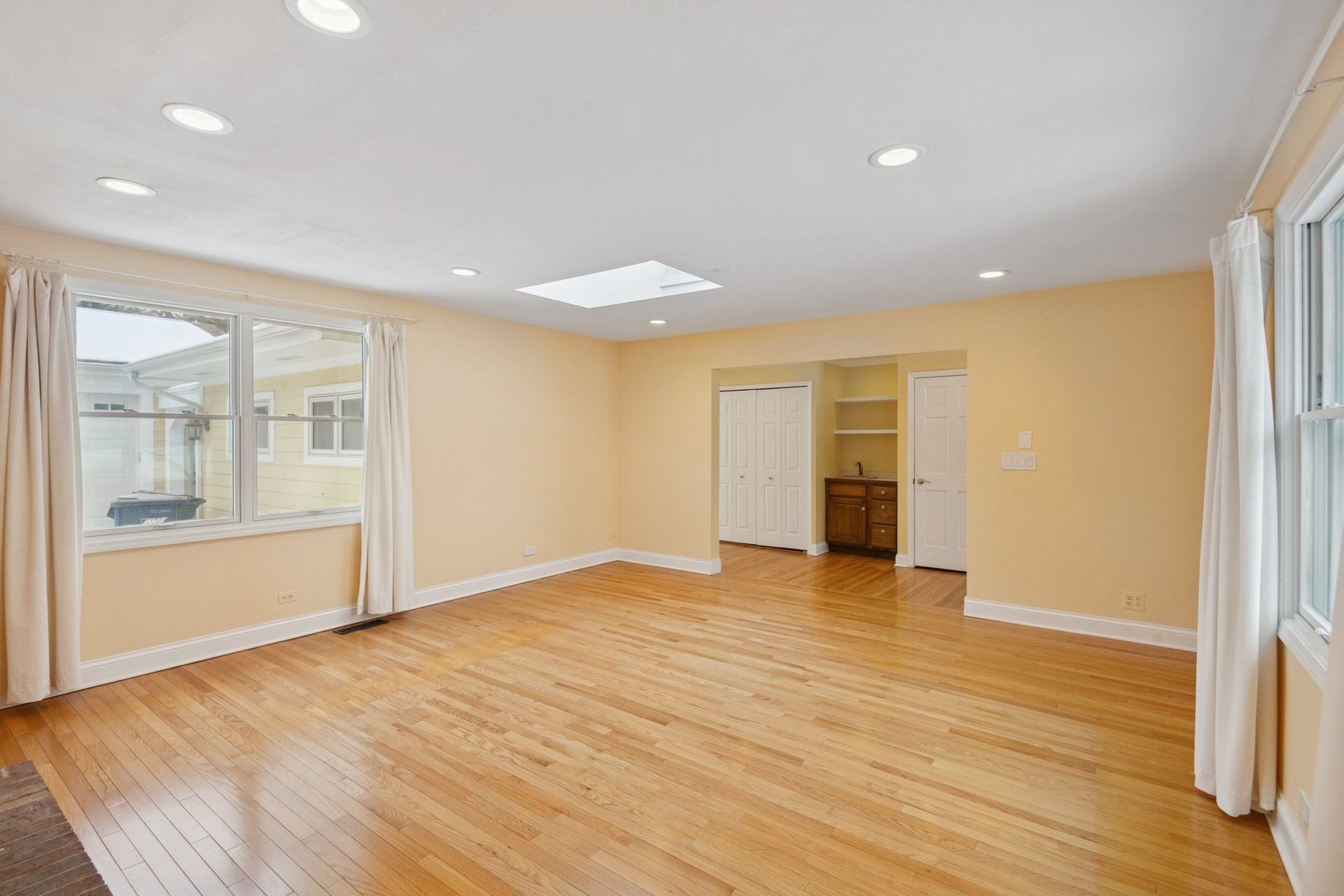 5523 S Garfield Street Property Photo 5