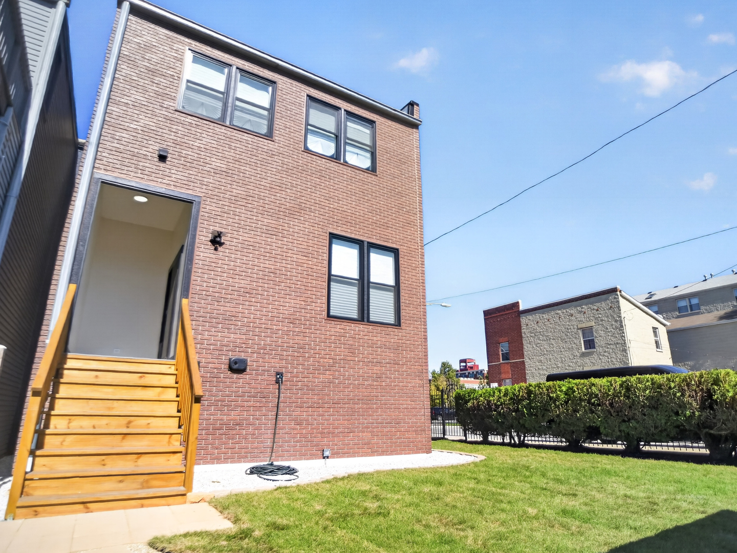 2703 W Warren Boulevard Property Photo 19