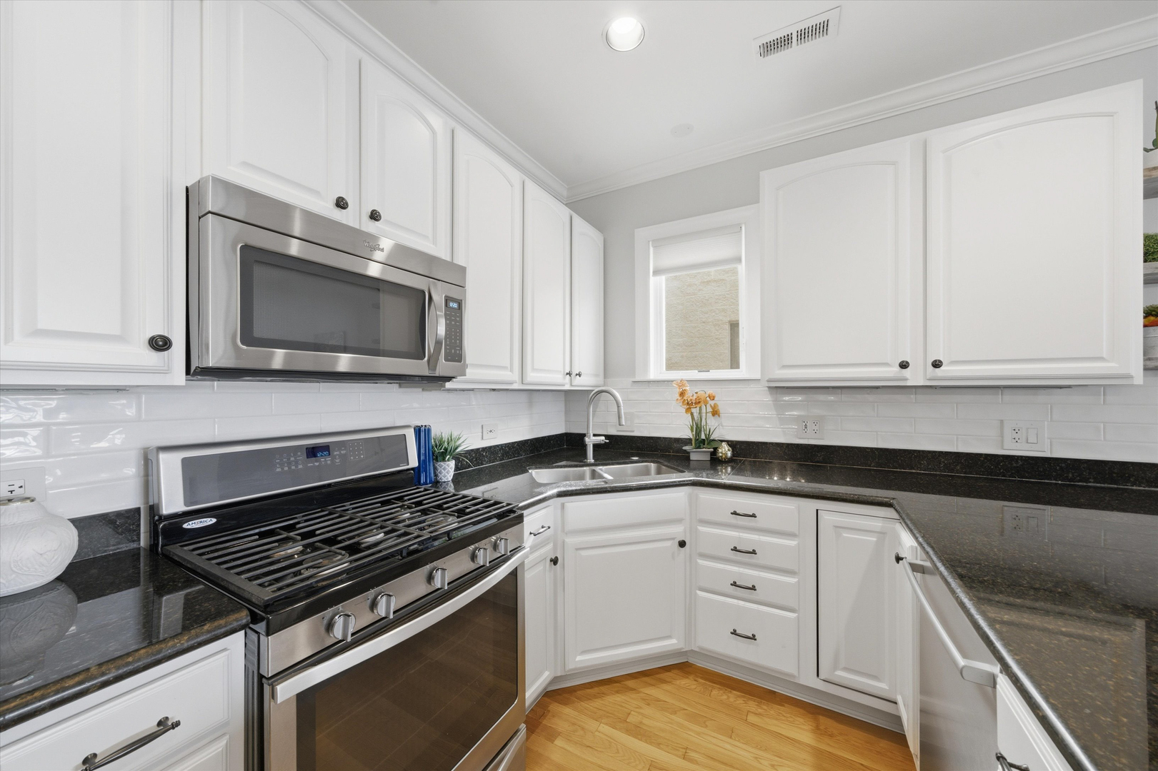 2842 N Halsted Street 3n Property Photo 5