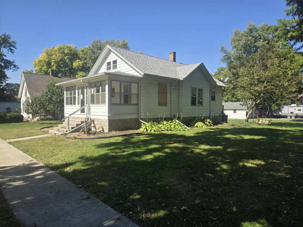 100 W Charles Street Property Photo 1