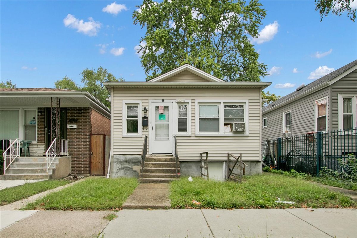 1220 W 109th Place