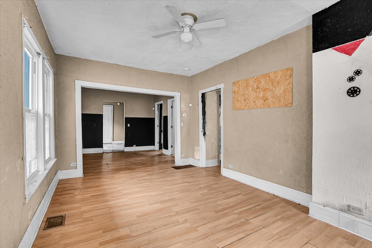 1220 W 109th Place Property Photo 2