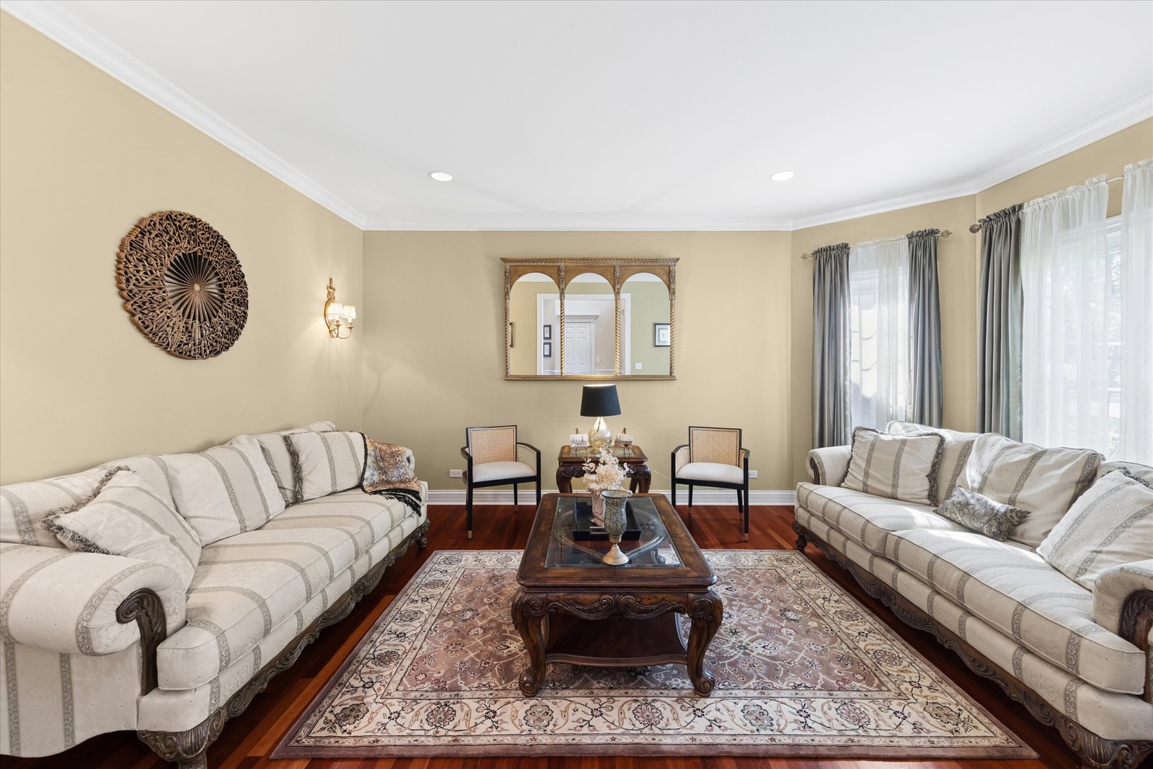 583 W Fay Avenue Property Photo 8