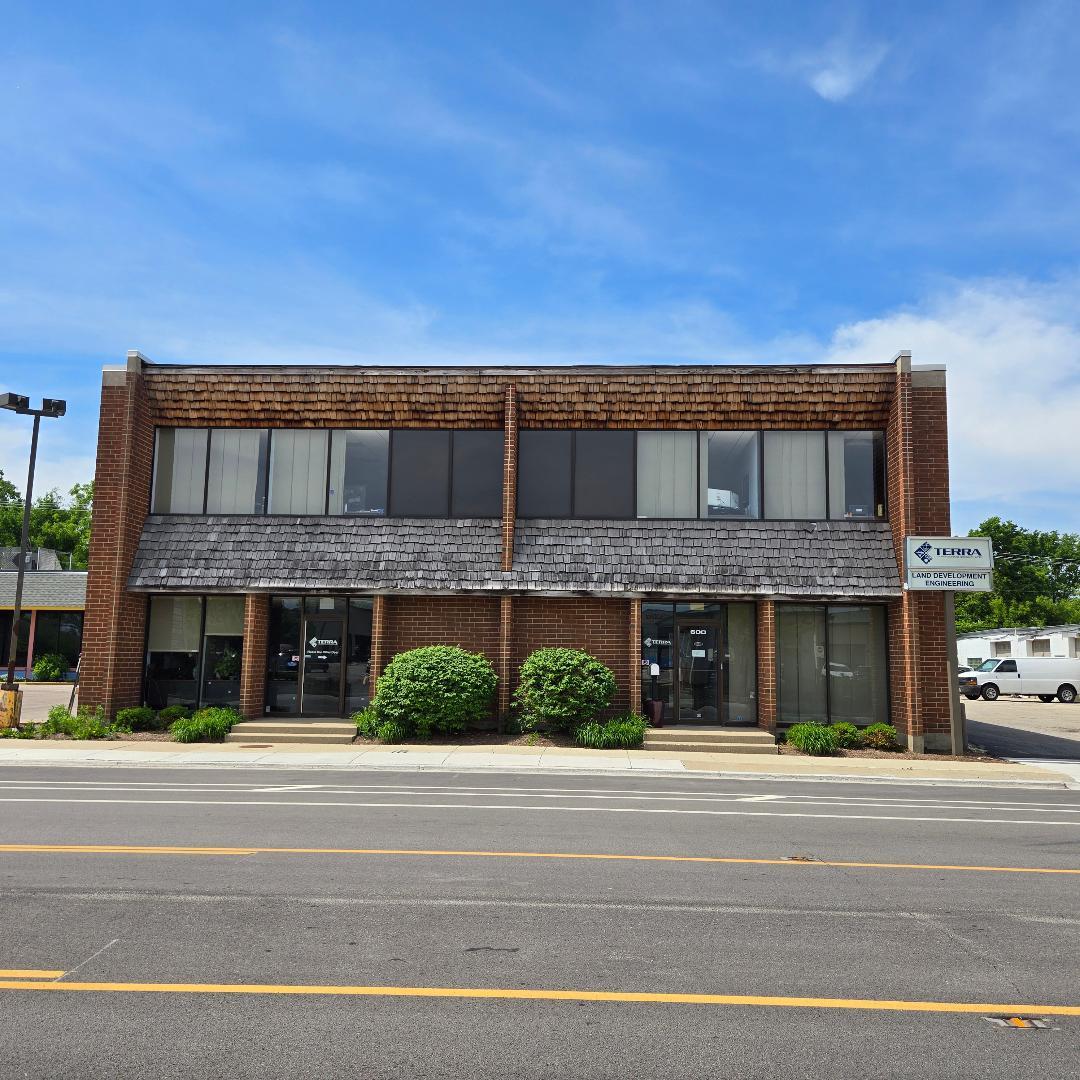 600 Busse Highway Property Photo 1