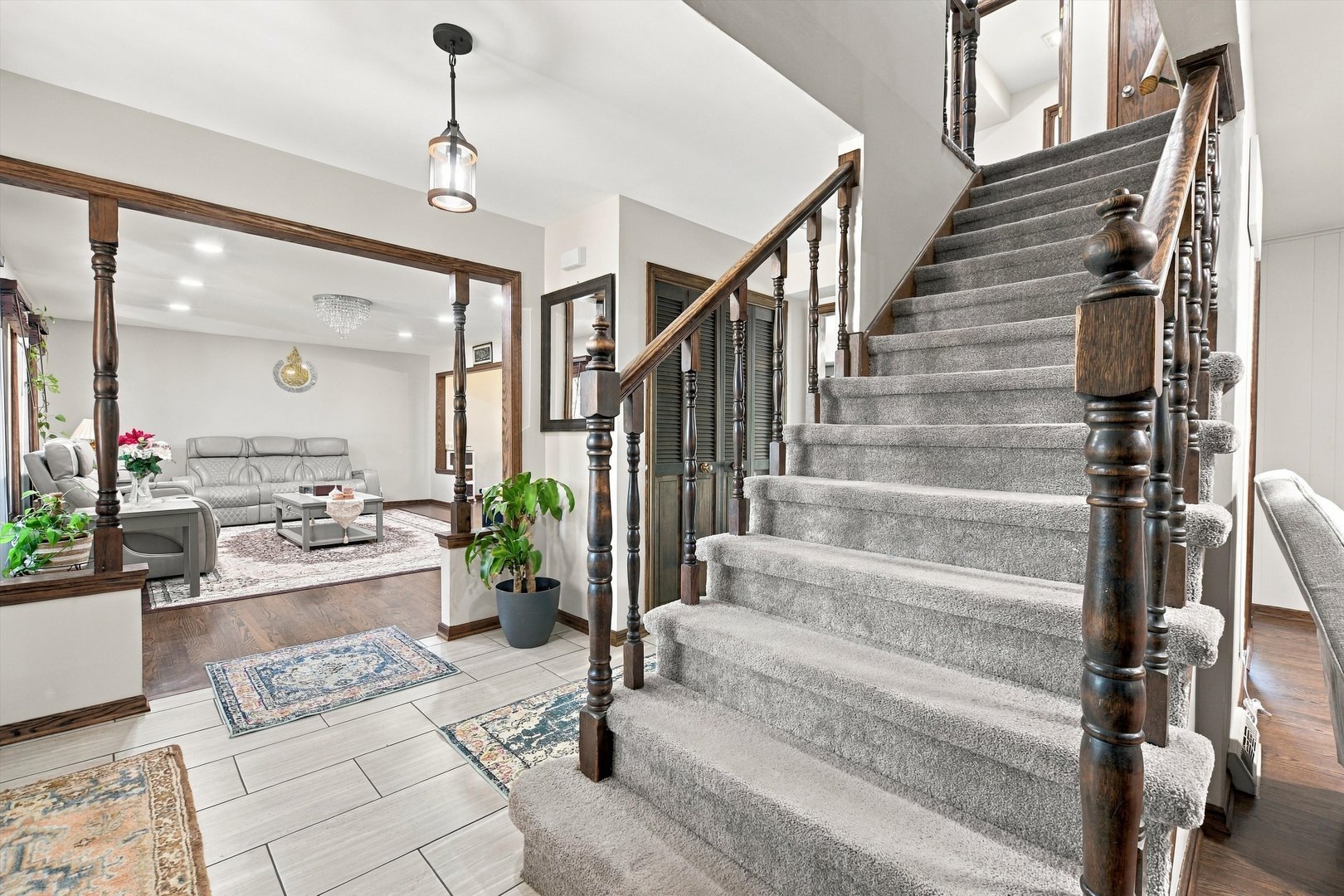458 S Park Boulevard Property Photo 4
