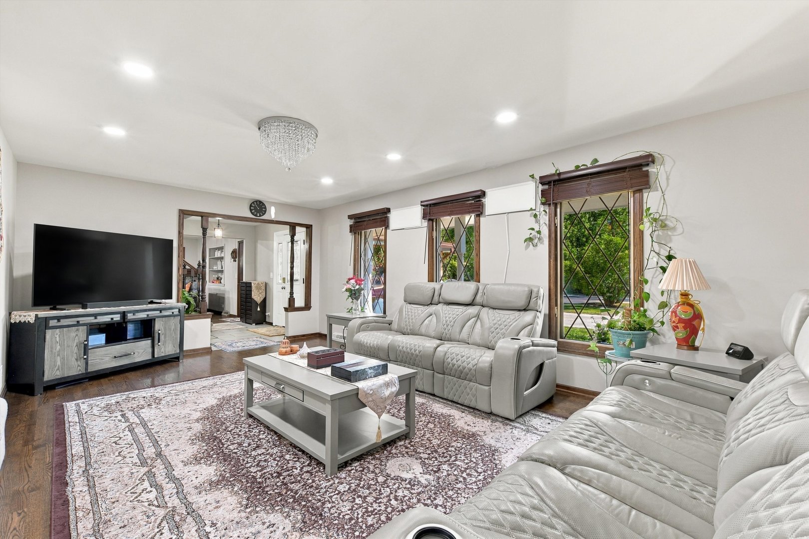 458 S Park Boulevard Property Photo 6