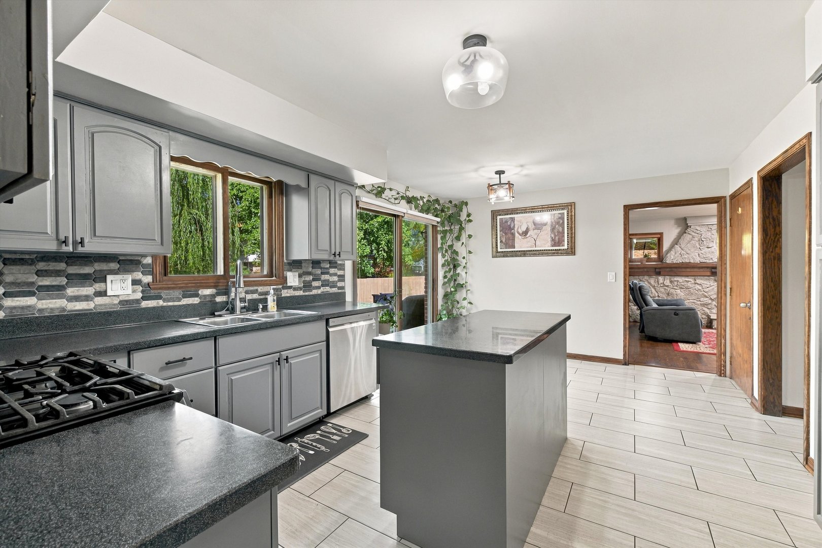 458 S Park Boulevard Property Photo 9
