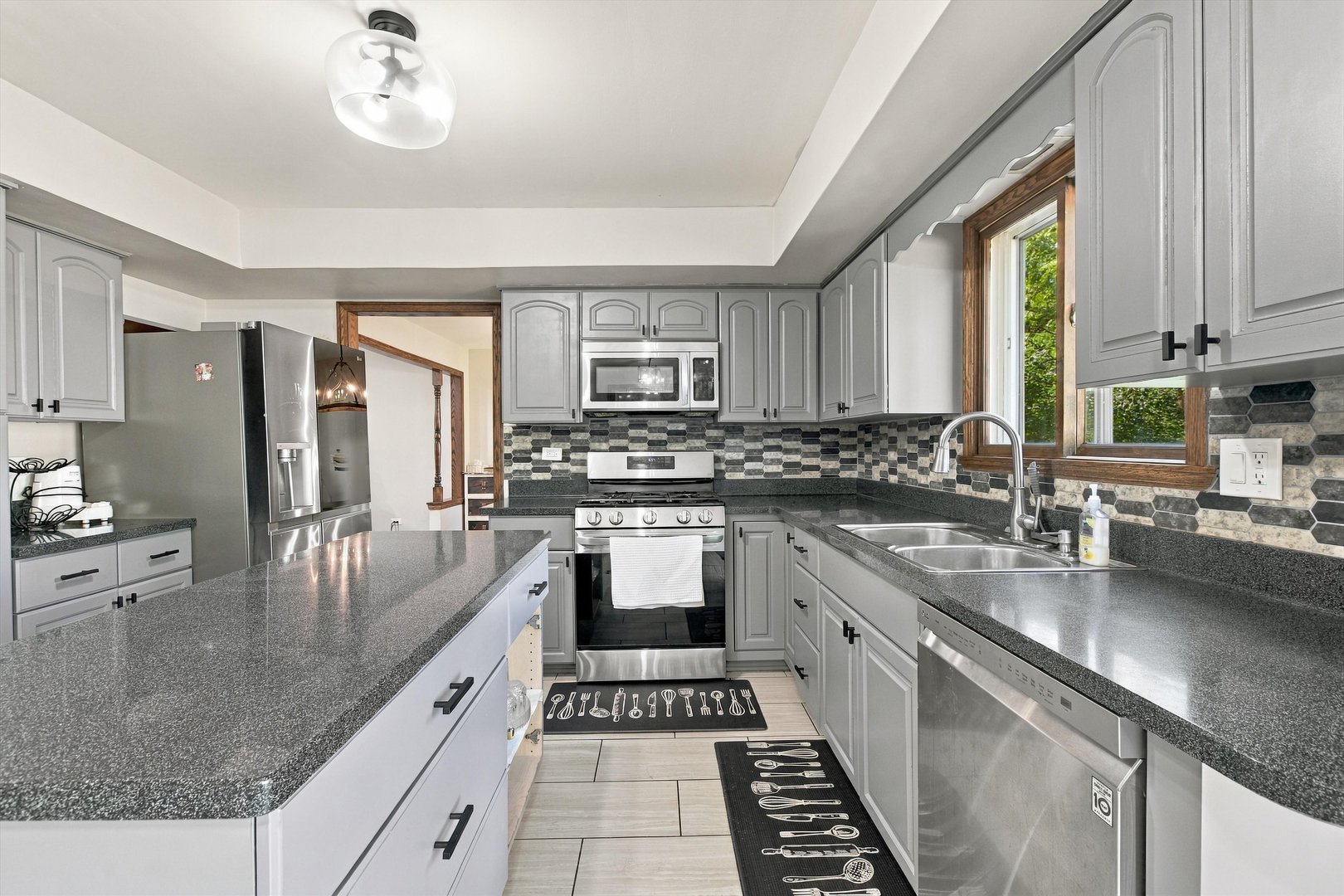 458 S Park Boulevard Property Photo 11