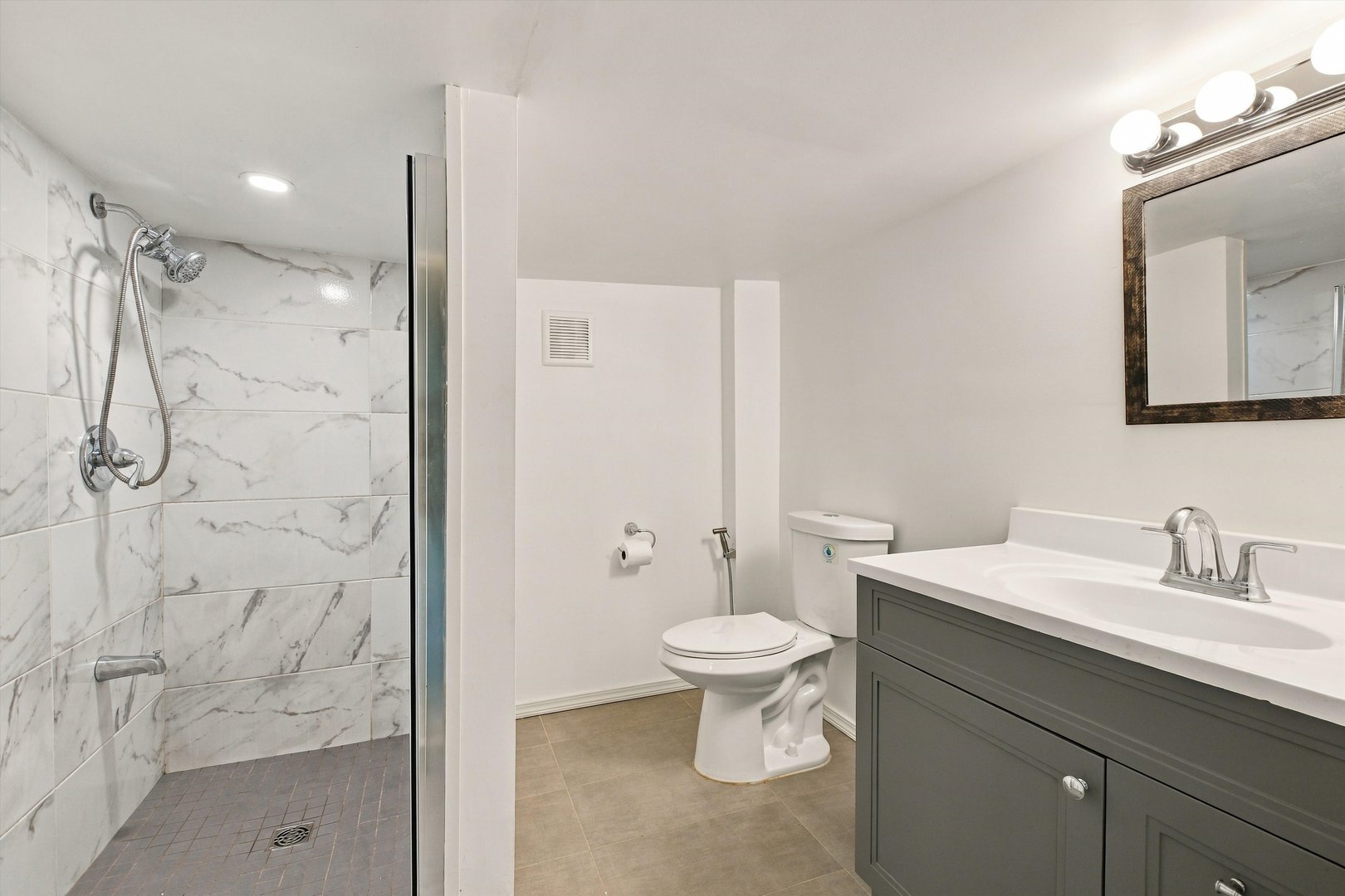 458 S Park Boulevard Property Photo 32