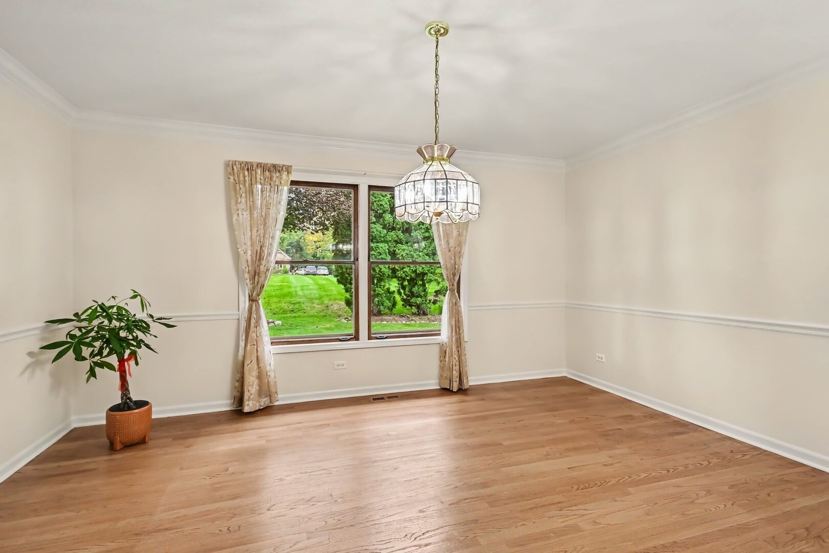 2311 Crabtree Lane Property Photo 5