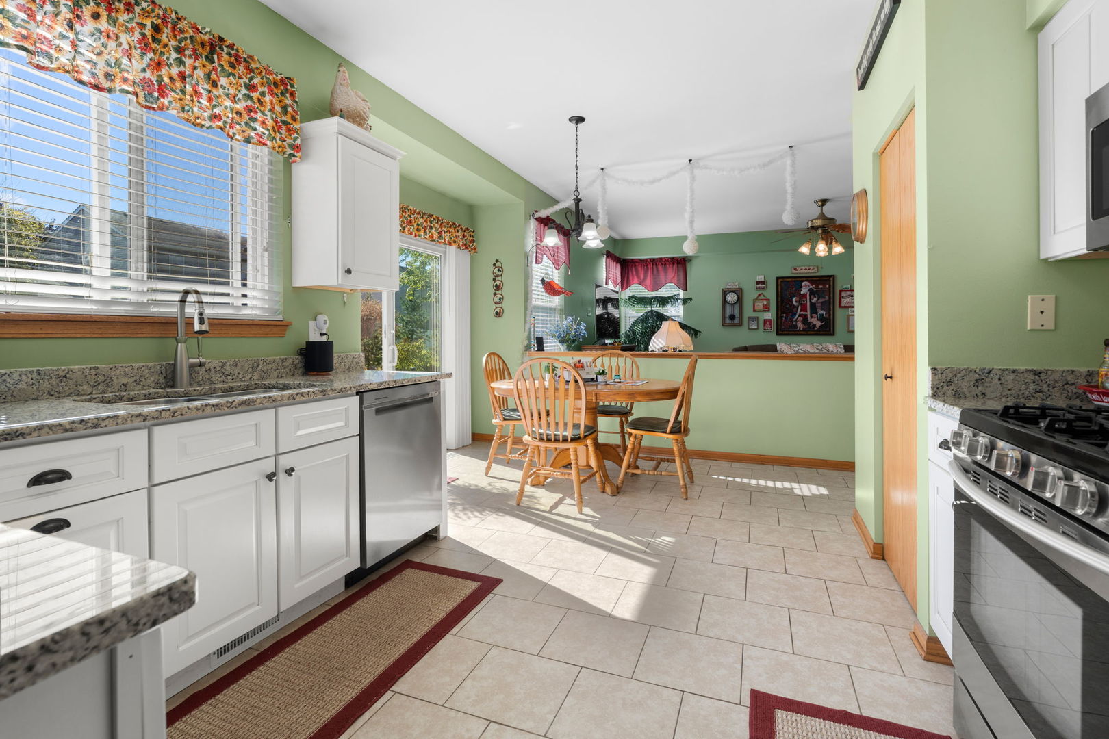 10387 Oxford Drive Property Photo 5