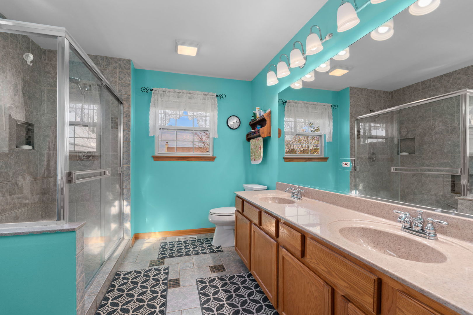 10387 Oxford Drive Property Photo 8