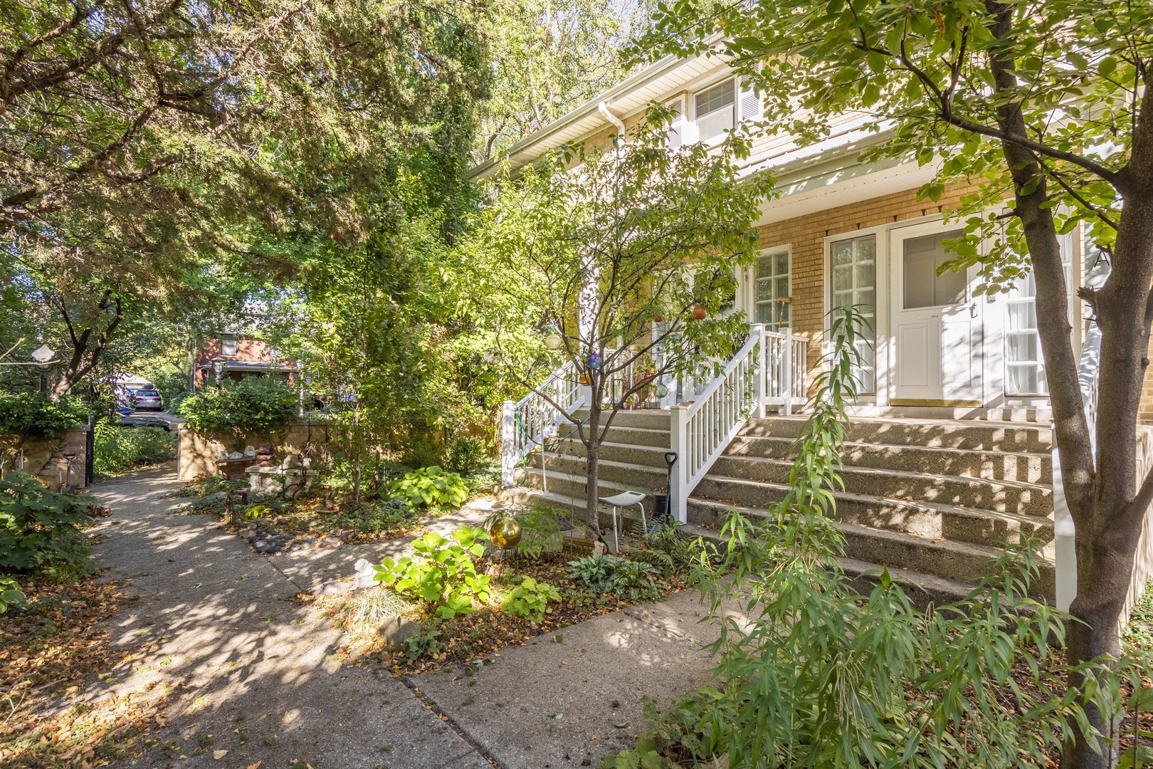 1841 W Morse Avenue A Property Photo 1