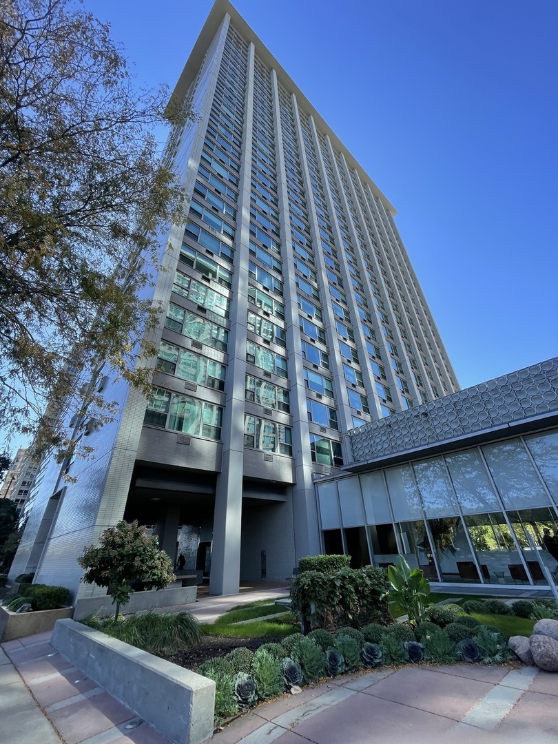 3600 N Lake Shore Drive 2610 Property Photo 1