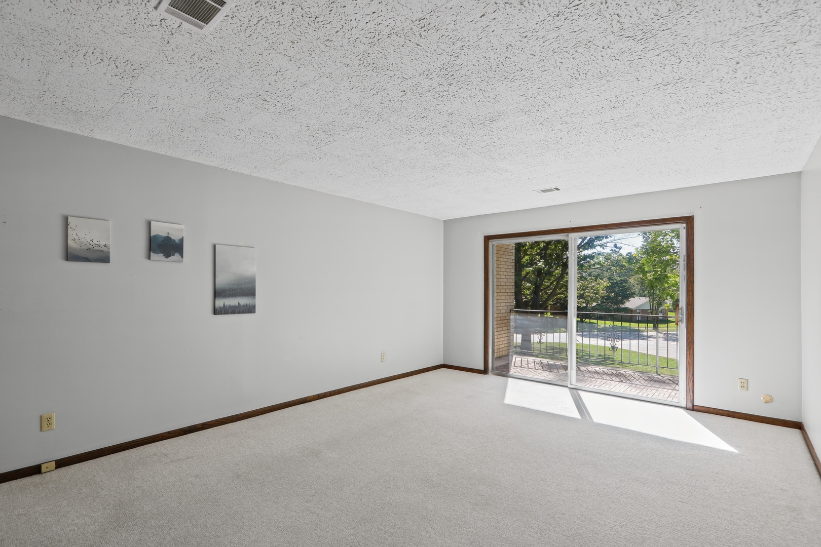 1004 E Harding Drive 201 Property Photo 17