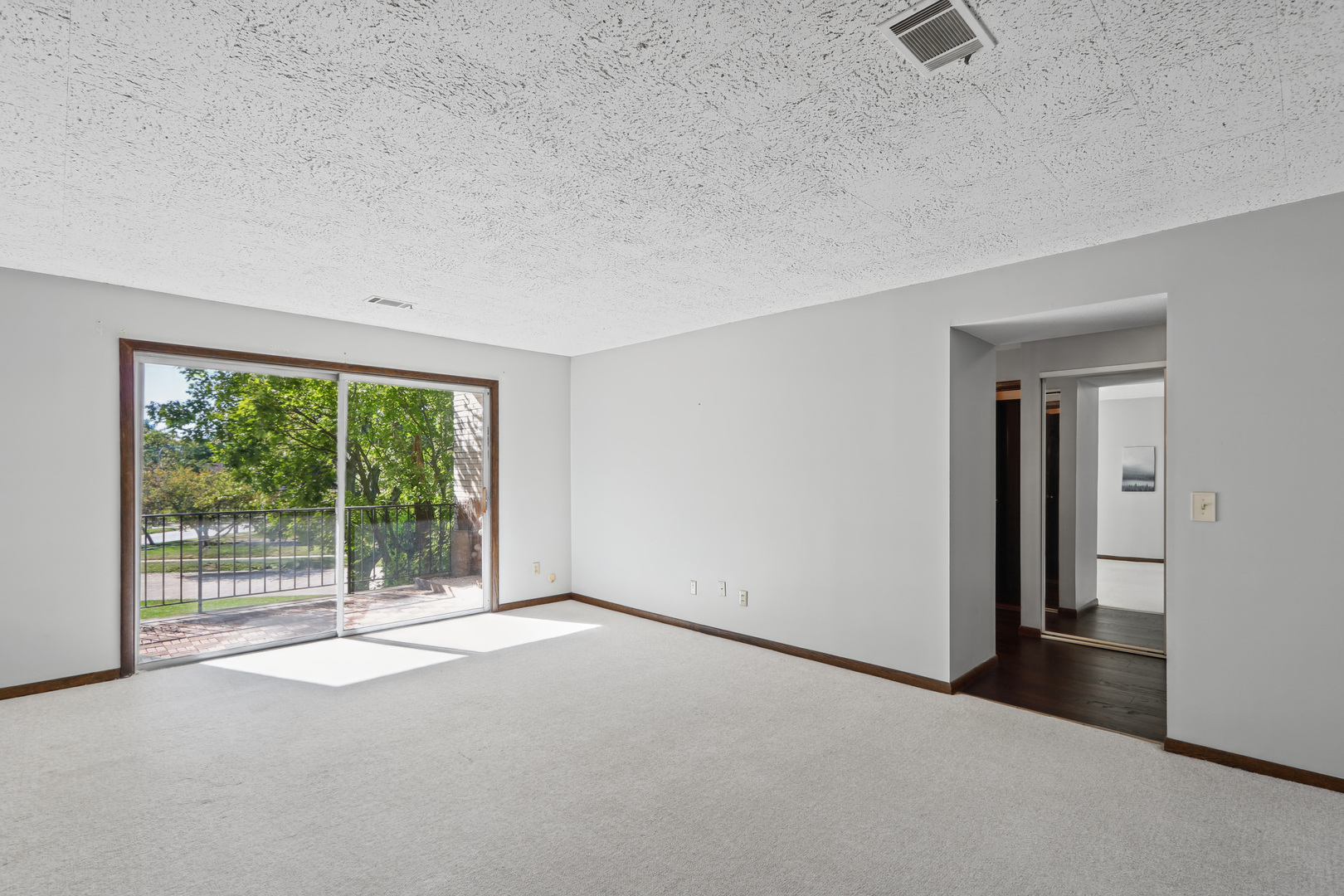1004 E Harding Drive 201 Property Photo 18
